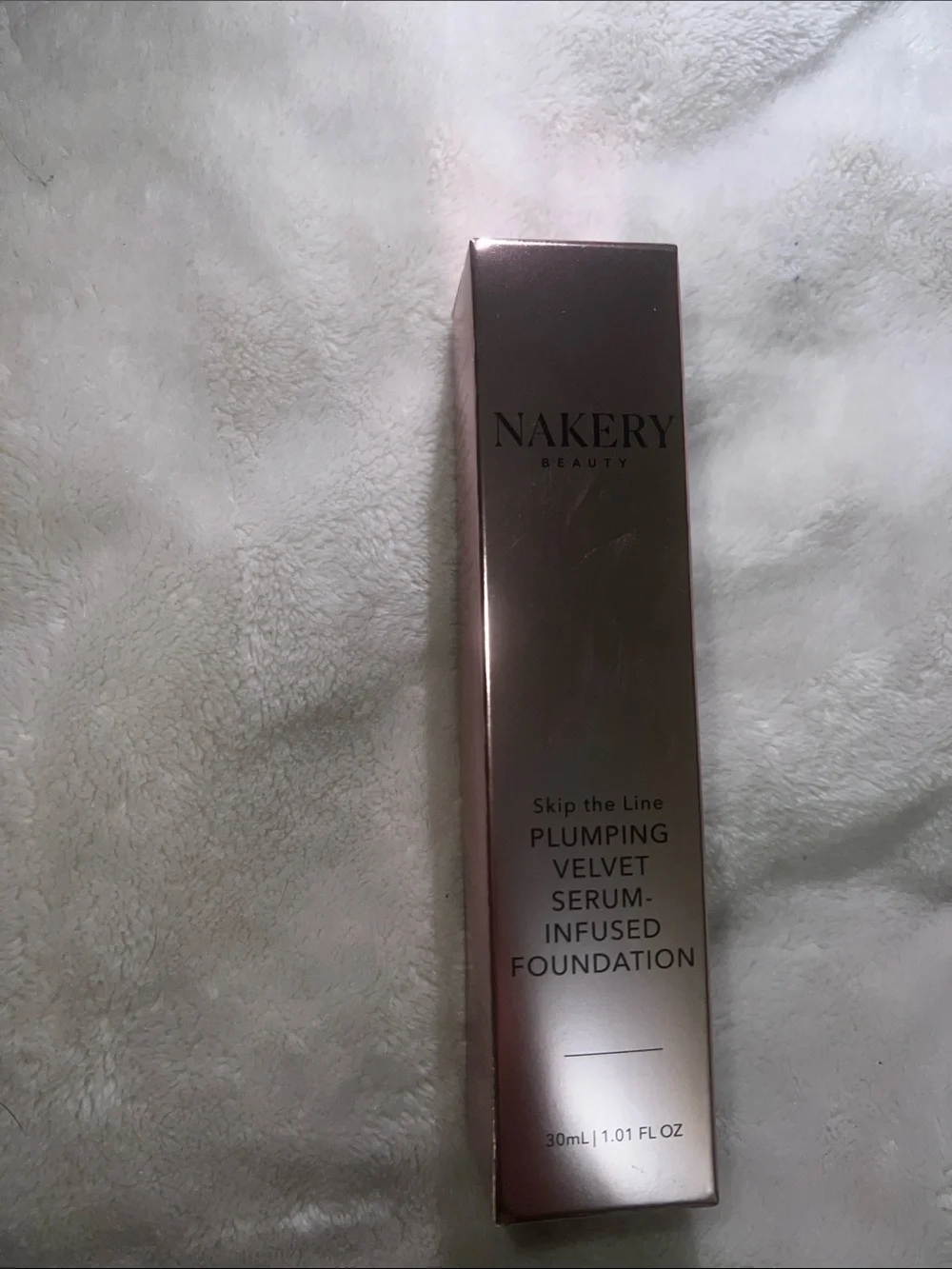 Plumping Velvet Serum-Infused Foundation — Deep